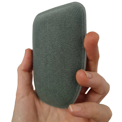 Bakslap sponge on applicator in use